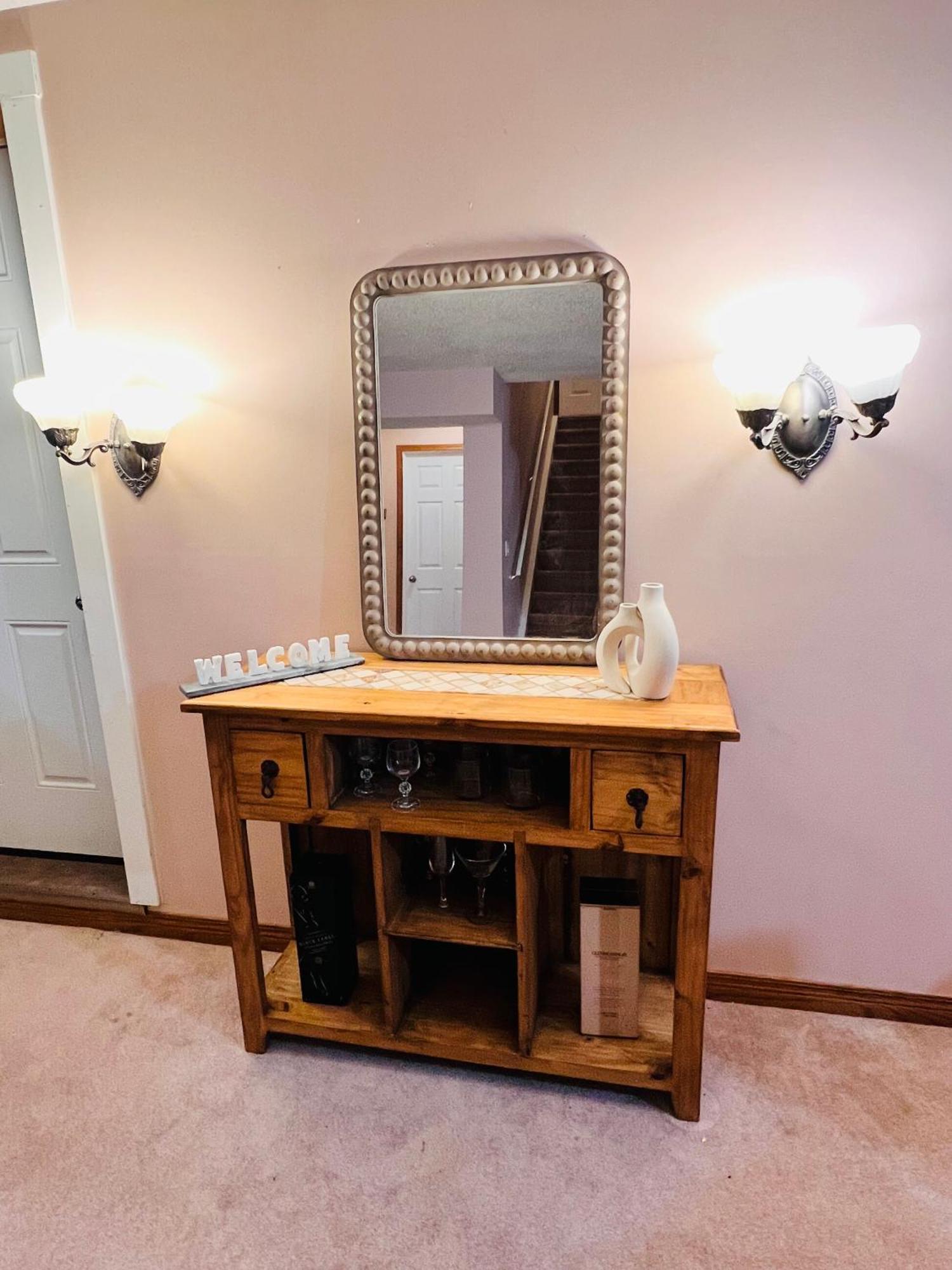 A Classic Homely Basement Suite! Chestermere 외부 사진