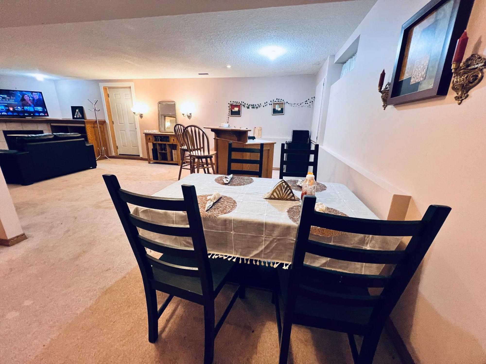 A Classic Homely Basement Suite! Chestermere 외부 사진